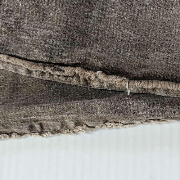 DG2 by Diane Gilman light brown studded cropped jeans. Sz 8 - Picture 5 of 12